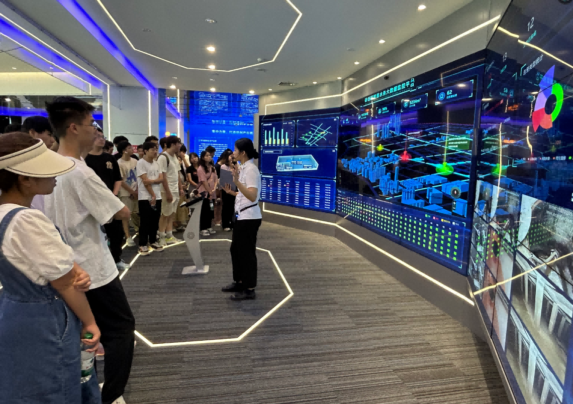  ■澳门十大棋牌排行榜最新■科技IT精英暑期实训营活动日 | 探秘南京江北新区研创园 科技火花点亮未来梦想